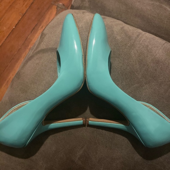 BCBG Paris Jade Mint heels - Picture 4 of 10